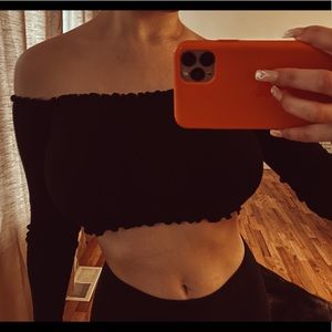 Off the shoulder lettuce edge crop top